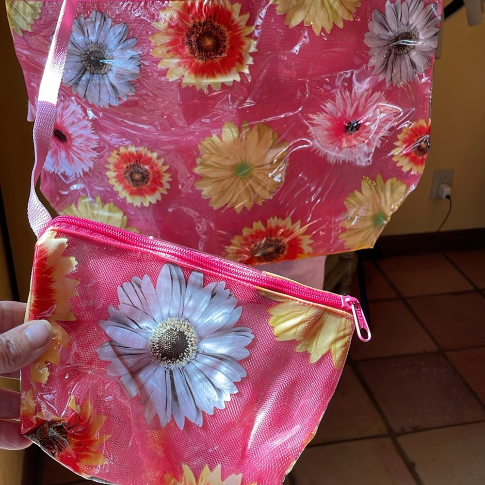Tote - Picture 2 of 3
